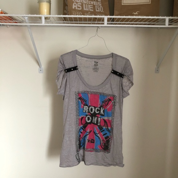Hide N Seek Tops - Juniors Hide ‘n Seek VH1 Rock On Burnout Tee